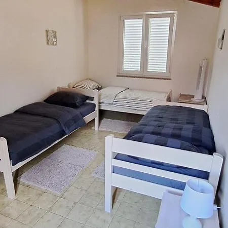 Vikendica Blue Ll 30 Steps From The