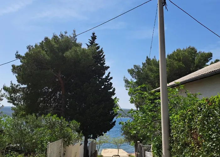 Blue Ll 30 Steps From The